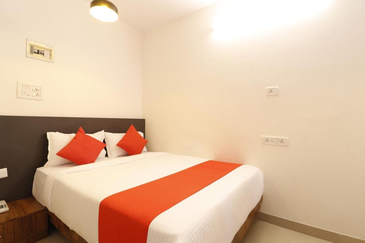 Hotel Crystal Inn مومباي المظهر الخارجي الصورة